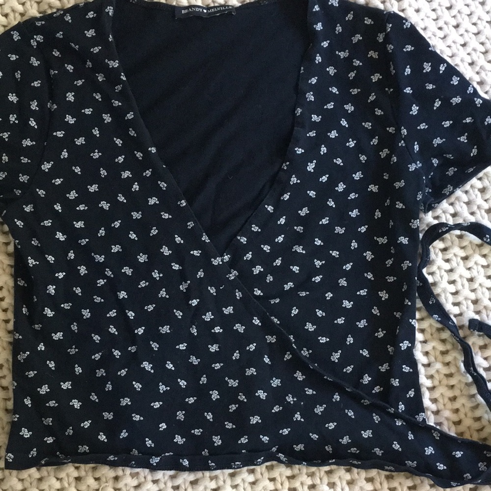 Brandy Melville Rae Top - Picture 2 of 3